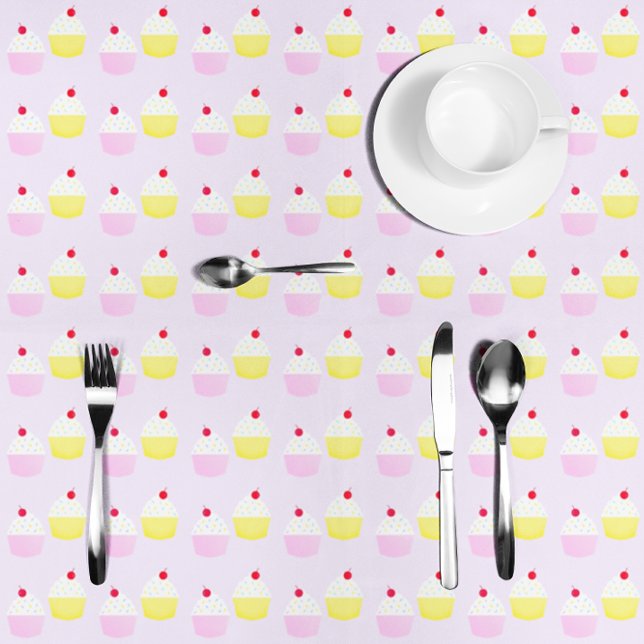 Cupcake Baking Birthday Tischdecke (Von Creator hochgeladen)