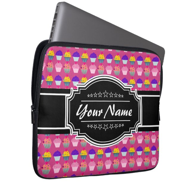 Cupcake Muster Schwarzer Personalisierter Name Laptopschutzhülle (Vorne Rechts)