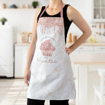 Cupcake Pink Rose Glitzer Tropfen Marmorbäckerei K Schürze<br><div class="desc">Hier ist ein wunderbarer Weg, um den Spaß des Backens zu ergänzen. Genießen Sie die kulinarischen Abenteuer, wenn Sie diese elegante, raffinierte, einfache und moderne Schürze tragen. Ein funkelnd, Rose goldener Kuchen, Glitzer-Tropfen und handgeschriebene Typografie überlagern einen goldfarbenen Hintergrund aus weißem Marmor. Personalisieren Sie Ihre Daten mit Ihrem Namen, Ihrer...</div>