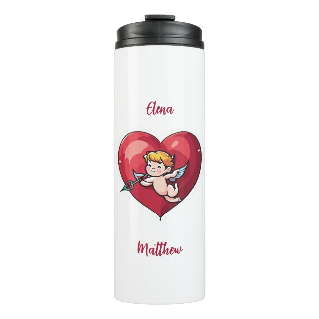 Cupid am roten Herz Thermosbecher (Vorderseite)