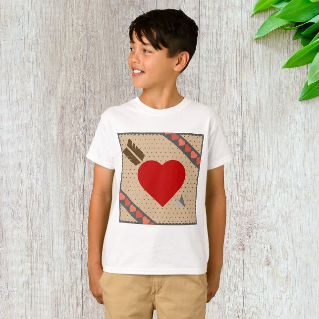 Cupid Heart with Arrow Romantic Valentines Pattern T-Shirt (Von Creator hochgeladen)