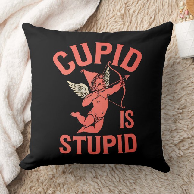 Cupid ist ein stupider Funny Valentine's Day Kissen (Decke)