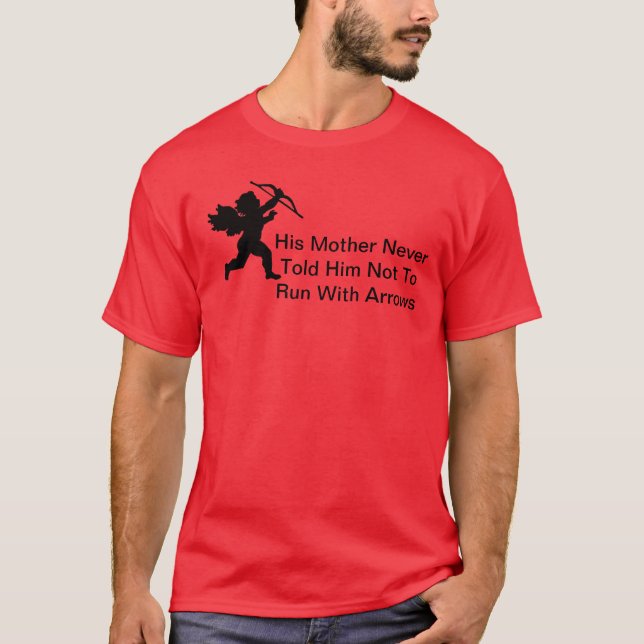Cupid läuft mit Pfeilen Funny Valentine T - Shirt (Vorderseite)