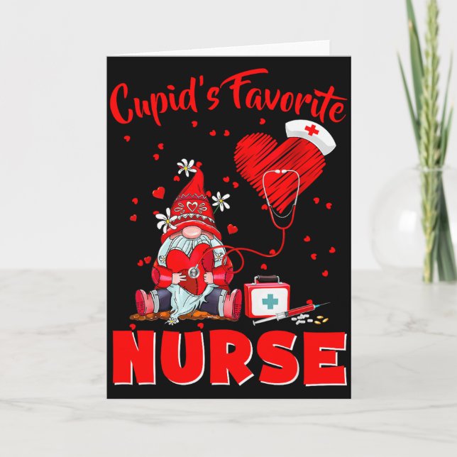 Cupids Favorite Nurse Gnome Valentine Funny Nursin Karte (Vorderseite)