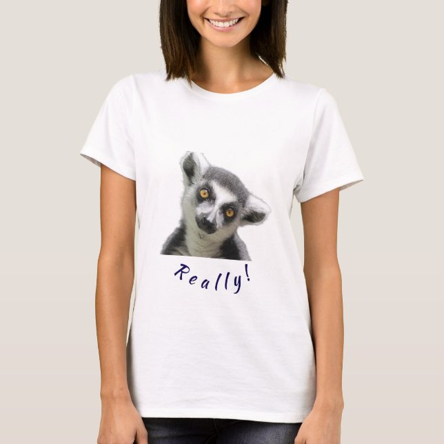 "Curious Lemur Stare" T-Shirt (Vorderseite)