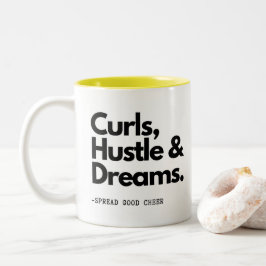 Curls Hustle Träume! Niedliches Curry-Haar-Angebot Zweifarbige Tasse