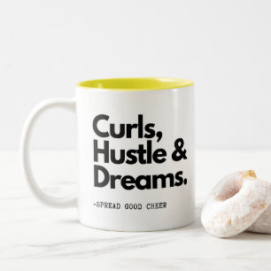 Curls Hustle Träume! Niedliches Curry-Haar-Angebot Zweifarbige Tasse