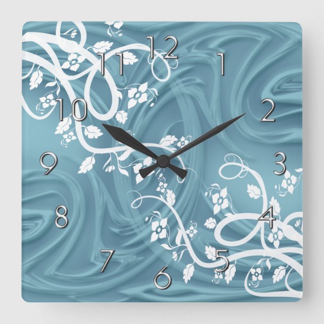 Curls über Blau mit Filigree Floral sie schüttelte Quadratische Wanduhr (Vorderseite)