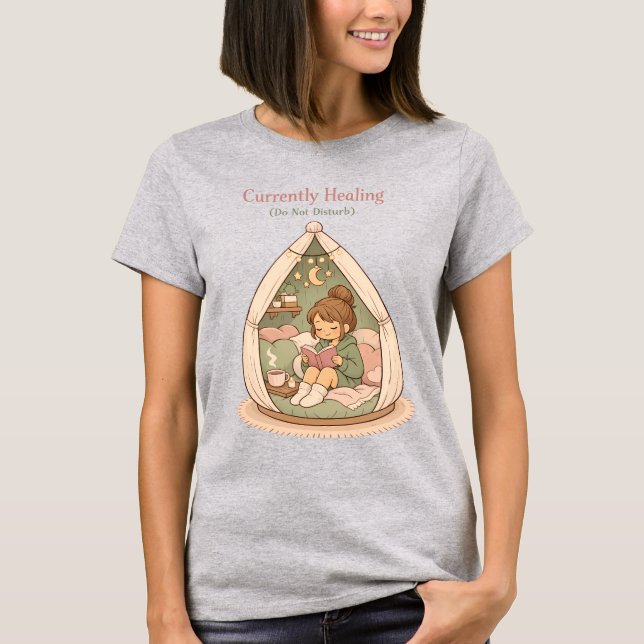 Currently Healing Do Not Disturb Cozy Reading Art T-Shirt (Vorderseite)