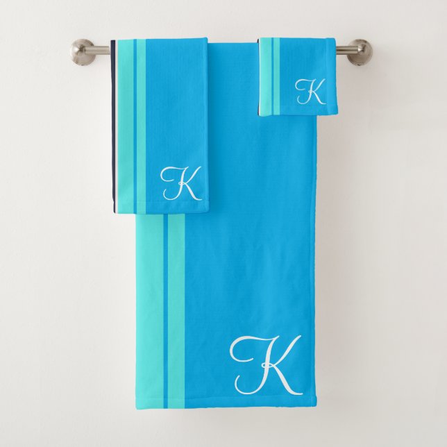 Cursive blaue Ästhetik kundenspezifisches Design Badhandtuch Set (Insitu)