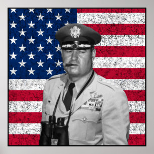 Curtis Lemay und die US-Flagge Poster