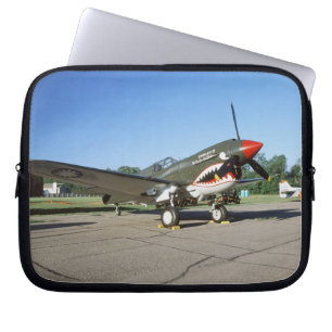 Curtiss P-40 Warhawk, auf der Minnesota CAF Air Sh Laptopschutzhülle