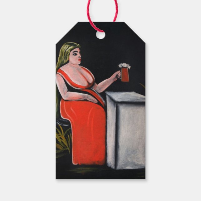 Curvy-Frau mit einer Tasse Bier Geschenkanhänger (Vorderseite)