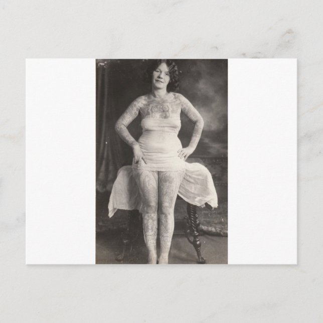 Curvy Tattooed Lady Postkarte (Vorderseite)