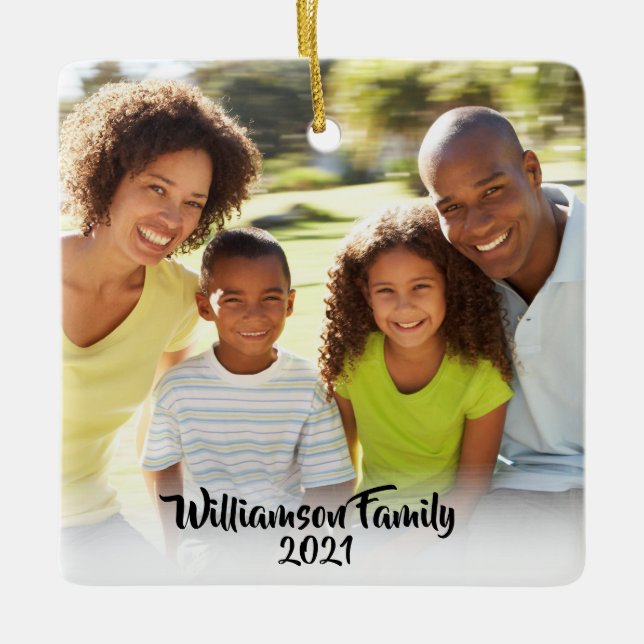 Custom 2 Foto 2 Sided Family Foto Black Script Keramikornament (Vorderseite)