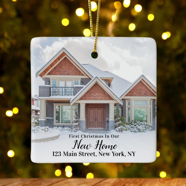 Custom 2 Foto First Christmas New Zuhause Address Keramikornament (Custom 2 Photo First Christmas New Home Address Ceramic Ornament
)