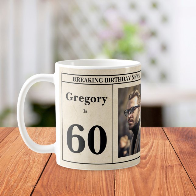 Custom 60. Geburtstag Retro Newspaper Foto Kaffeetasse (Von Creator hochgeladen)