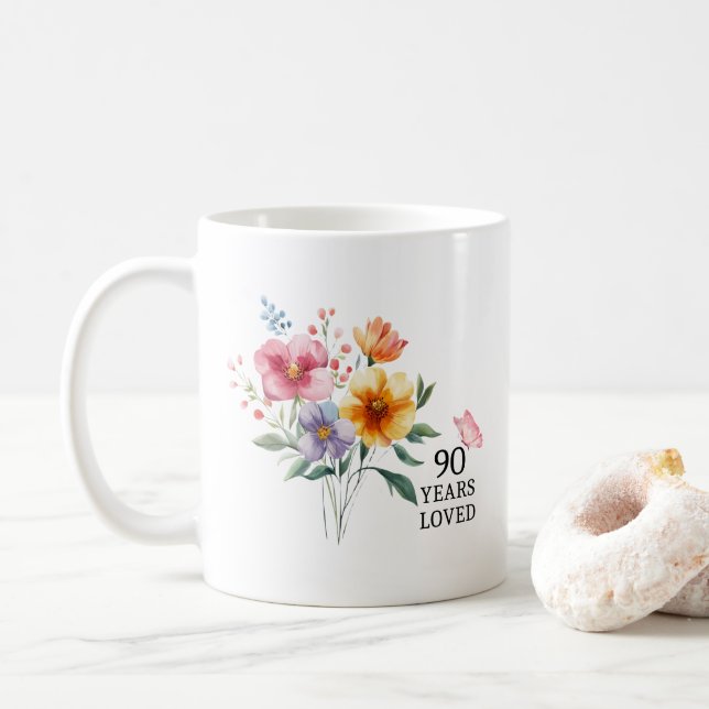 Custom 90 Years Loved 90. Geburtstag Geschenkideen Kaffeetasse (Mit Donut)