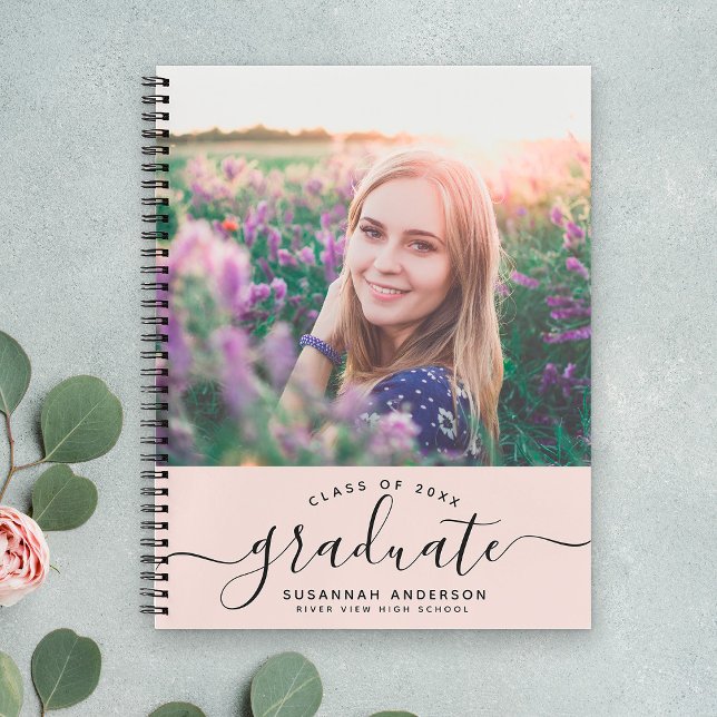 Custom Abschluss Modern Blush Script Foto Guest Notizbuch (Von Creator hochgeladen)