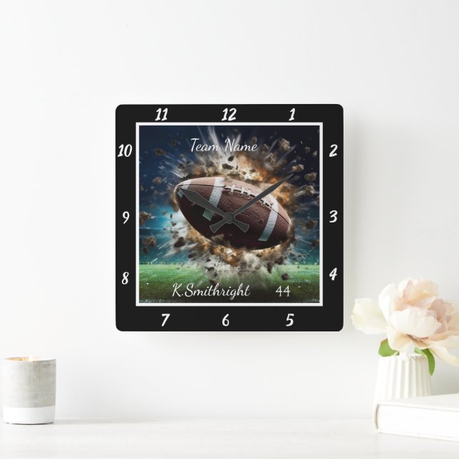 Custom Action Football  Quadratische Wanduhr (Zuhause)