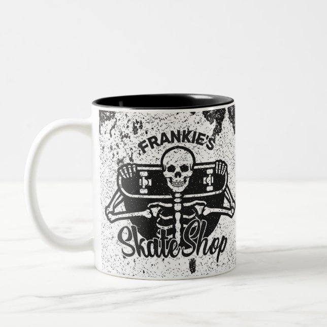 Custom ADD NAME Skull Skateboard Skate Shop Zweifarbige Tasse (Links)
