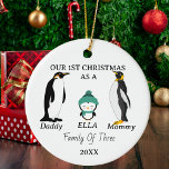 Custom Baby's First Christmas Foto Family von 3 Keramik Ornament<br><div class="desc">Familie von Three Custom Baby's First Christmas (Foto,  Namen,  Jahr),  Pinguin</div>