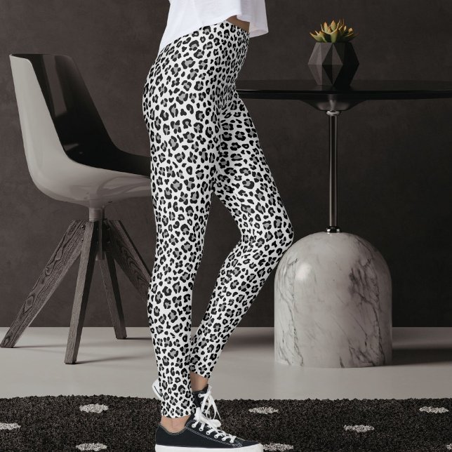 Custom Black And Grey Safari Leopard Print Pattern Leggings (Von Creator hochgeladen)