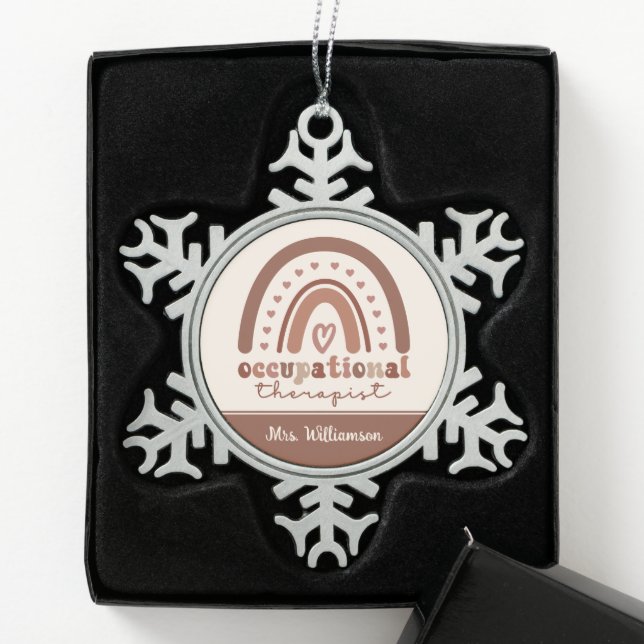 Custom Boho Rainbow OT Berufs-Therapeut Schneeflocken Zinn-Ornament (Box)