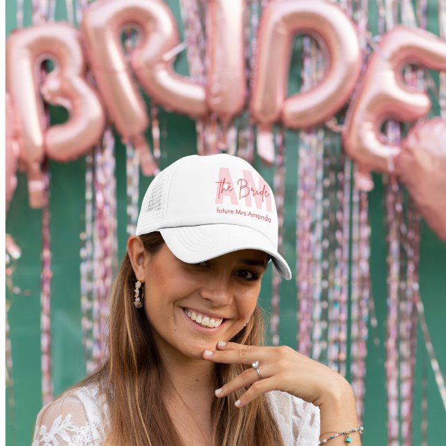 Custom Bride | Pink Monogram Future Mrs. Truckerkappe (Von Creator hochgeladen)