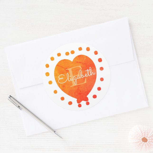 Custom Chic Initial Monogram Orange White Heart Runder Aufkleber (Umschlag)