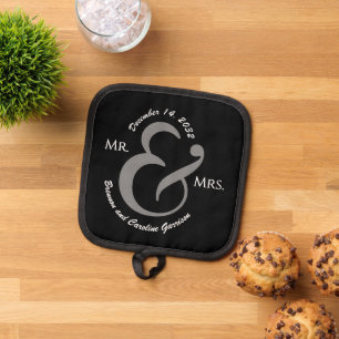 Custom Chic Mr. und Mrs. Couple Names Topflappen