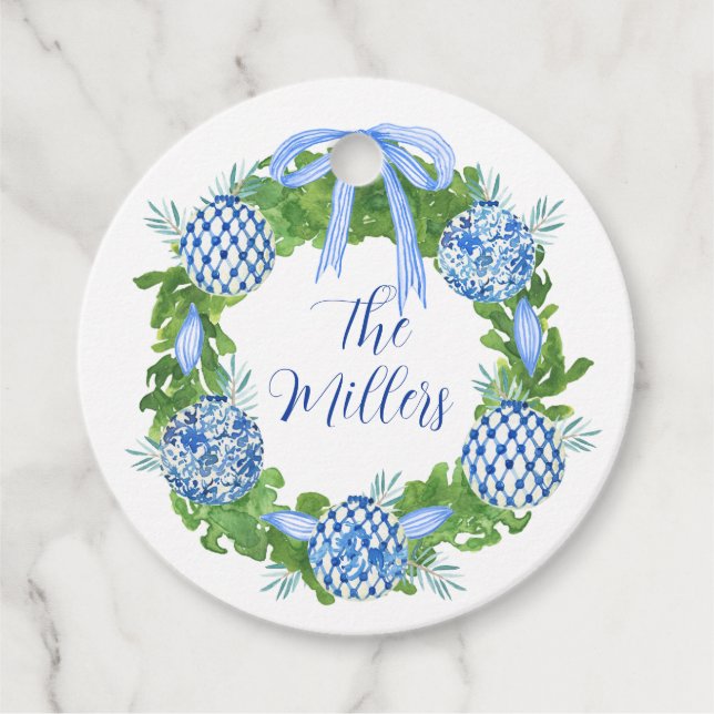 Custom Chinoiserie Holiday Wreath, Grandmillenial Geschenkanhänger (Vorderseite)