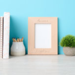 Custom Christening, Taufe, Bar Mitzvah, 12x18" Geätzte Rahmen<br><div class="desc">Zeitloses Foto für Christening, Taufe, 1. Geburtstag, 1. Kommunion, Bestätigung, Bar Mitzvah, Quinceanera, etc. Erstellen Sie Erinnerungen mit diesem personalisierten und minimalistischen Rahmen. Maßgeschneiderte 5 x 7" Porträtrahmen für Ihr wunderbares Foto, das an einen ganz besonderen Tag erinnert. Kaufen Sie für sich oder geben Sie als Geschenk. Ändern Sie Namen,...</div>