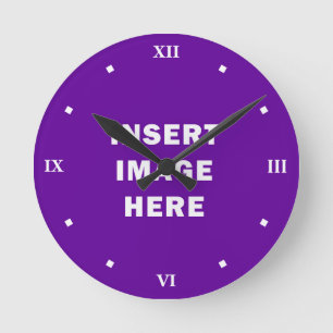 Custom Clock Template with White Roman Numerals Runde Wanduhr