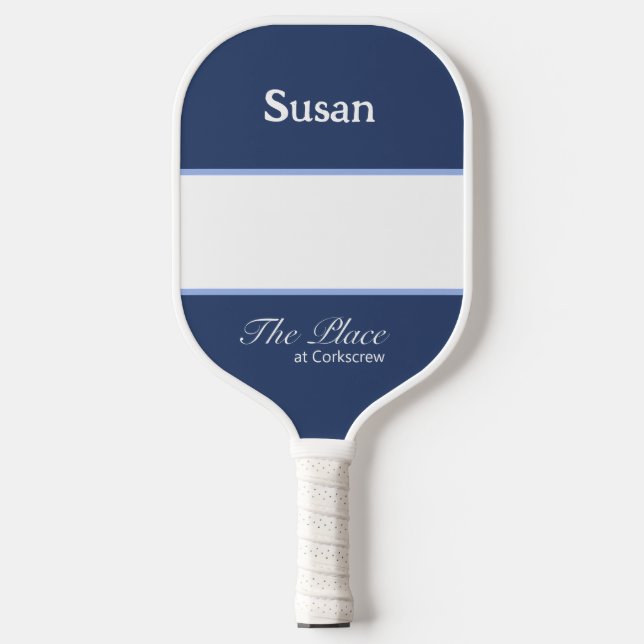 Custom Club Name Mit Monogramm White Navy Blue Pickleball Schläger (Vorderseite)