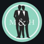 Custom Color Gay Couple Grooms Wedding Stickers<br><div class="desc">2 stöhnt Silhouetten in Schwarz und Weiß über eine benutzerdefinierte Farbe mit weißem, kreisförmigem Rahmen. (Der Rand kann entfernt werden, und es stehen mehr Aufkleber und Formen zur Verfügung. Passen Sie Ihre Mono- und Hochzeitsfarben an. Klicken Sie auf "Anpassen" und verwenden Sie die Uhren auf der rechten Seite, um die...</div>