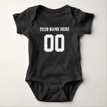 Custom Color/Name Baby Sports Black Jersey Strampler<br><div class="desc">Zeigen Sie mit diesem Custom Color/Name Baby Jersey Bodysuit den sportlichen Stil Ihres kleinen Champions. Dieses Design verfügt über einen Sportmotiv-Bodysuit mit Leerzeichen, um ihn mit Ihrem Namen und Ihrer Nummer anzupassen. Auf der Rückseite des Bodysuit steht "Little Champ", kann aber nach Ihren Bedürfnissen geändert werden. Dieses Design ist vollständig...</div>