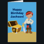 Custom Cool Pirate Kids Happy Birthday Card<br><div class="desc">Ein niedlicher Piratenjunge,  der an einem Strand neben einer goldfarbenen Schatztruhe auf dem Sand neben dem Ozean stehend ist. Er trägt eine Bandana wie ein cooler Bukcaner. Großartiges personalisiertes Geschenk für Kinder. Benutzerdefinierte Karte mit dem Namen Ihres Kindes.</div>