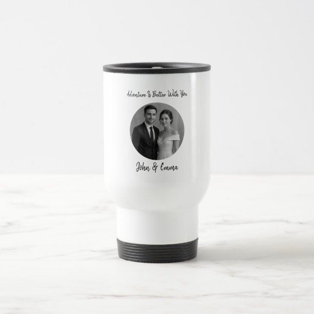 Custom Couple – Adventure Is Better With You Reisebecher (Mittel)