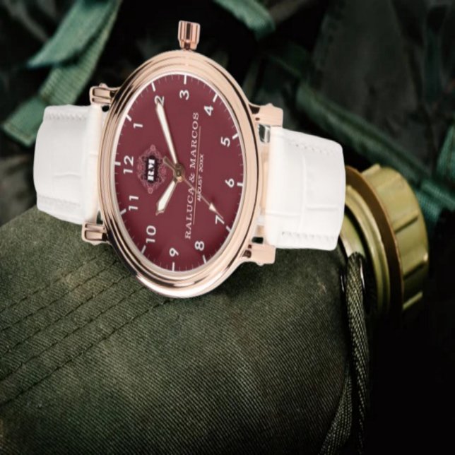 Custom couple names monogram burgundy armbanduhr (Von Creator hochgeladen)