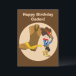 Custom Cowboy Kids Country Happy Geburtstag Karte<br><div class="desc">Eine niedliche individuelle Cowboy-Geburtstagskarte mit einem Bauernkind,  das sich gegen einen riesigen Cowboy lehnt und seinen braunen Hut mit einem gelben Stern kippt. Eine großartige Landkarte,  die mit ihrem Namen personalisiert ist.</div>