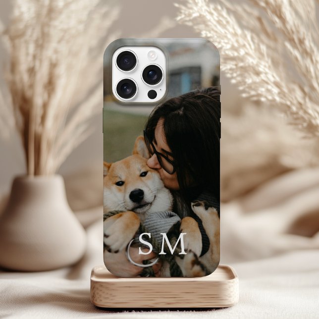 Custom Cute Pet Photo and Monogram Initial iPhone Hülle (Von Creator hochgeladen)
