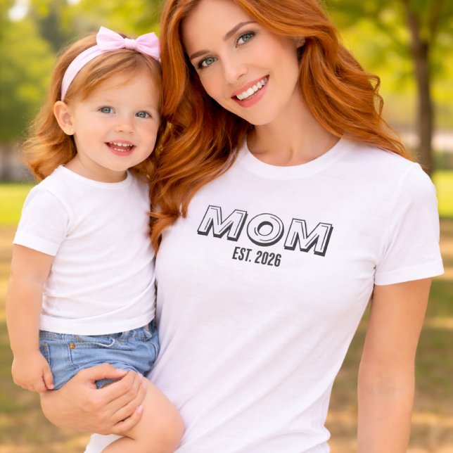 Custom Date Established Mom Black Script T-Shirt (Von Creator hochgeladen)
