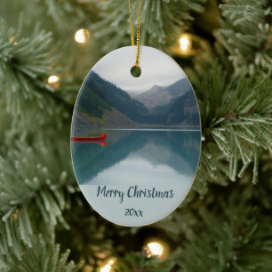 Custom Dated Wilderness Lake Mountain Kanuboot Keramik Ornament