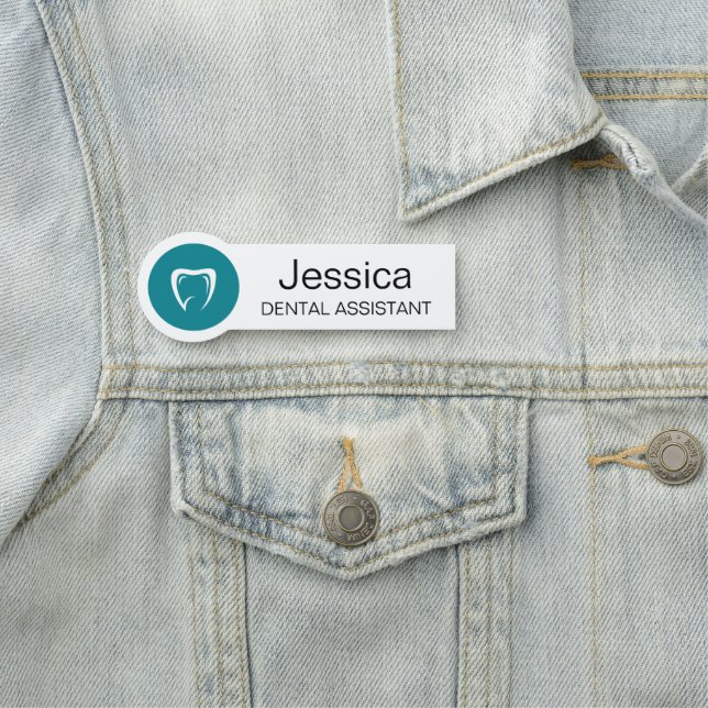 Custom Dental Assistant Name Badge Tooth Logo Namensschild (Beispiel)
