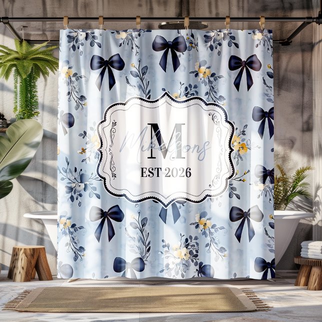Custom Elegant Blue Bow Floral Monogram Duschvorhang (Von Creator hochgeladen)