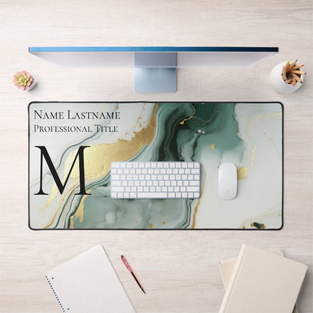 Custom Elegant Monogram Green Gold White Marmor Schreibtischunterlage (Büro 1)