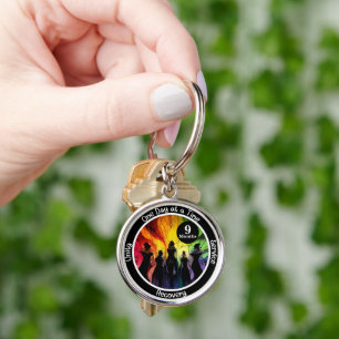 Custom Erholung Meilenstein-Geschenk Witchy Rain Schlüsselanhänger