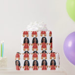 Custom Face Foto Gingerbread Frau Christmas Pink Geschenkpapier<br><div class="desc">Modernes Custom Face Foto Gingerbread Weibliche Weihnachten, Ersetzen Sie das Gesicht dieses Lebkuchens mit Ihrem Lieblings-Foto (stellen Sie sicher, so viel ins Gesicht wie möglich zu schneiden und verwenden Sie eine App, um den Hintergrund zu entfernen) und personalisieren Sie dieses lustige Weihnachts-Wrapping Paper mit Ihrem Kind, Ehemann, oder Freund darauf!...</div>