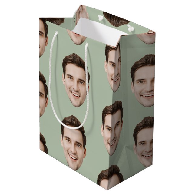 Custom Face Personalisiert Birthday Hochzeit Party Mittlere Geschenktüte (Rückseite Schrägansicht)